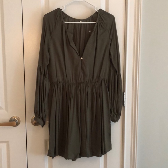 Green Dress - Picture 1 of 1